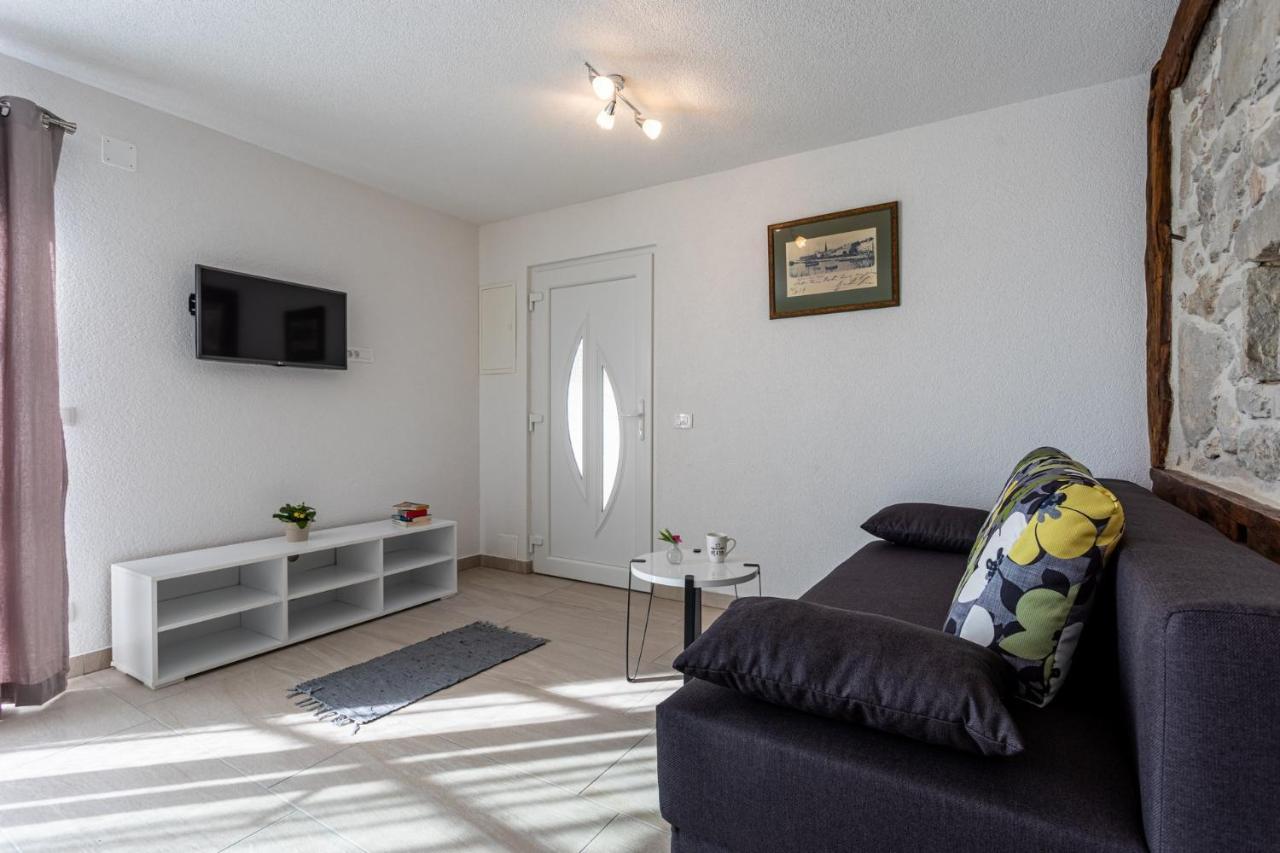 Villa Elm Milohnici Εξωτερικό φωτογραφία